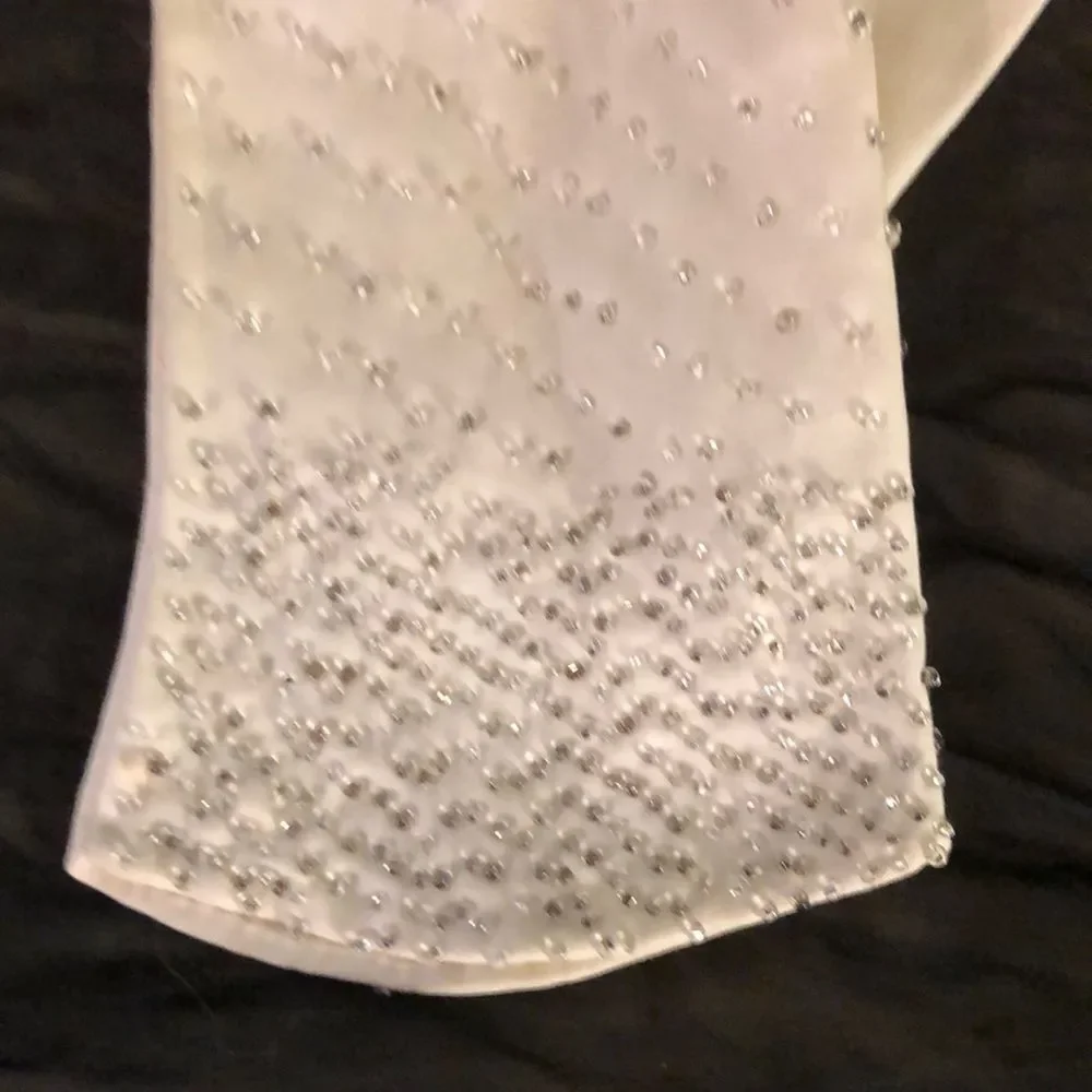 Vintage White Ladies Gloves With Clear Beading